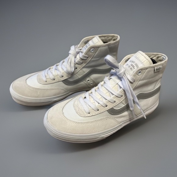 NWOB Vans Gilbert Crockett High Pro II White/Reflective Shoes Size 7 Women's 8.5